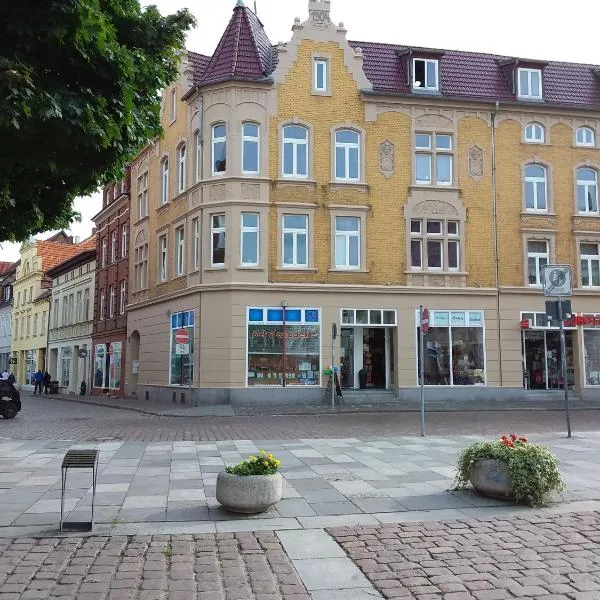 Ferienwohnung am Markt - ein Zuhause mit Aussicht, hotel in Güstrow