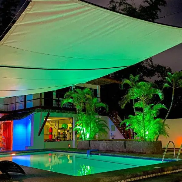 Parrot Resort Moalboal, hotel v destinaci Moalboal