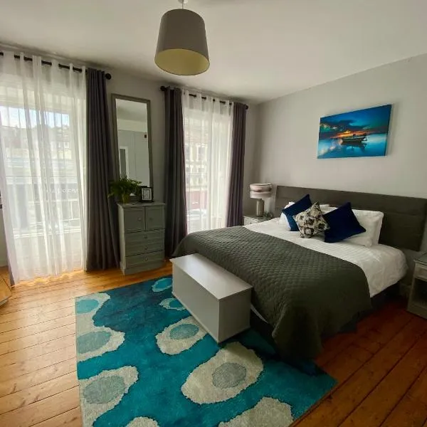 6 New Street Bantry Selfcatering BnB Apartment 1, hotel v destinaci Bantry