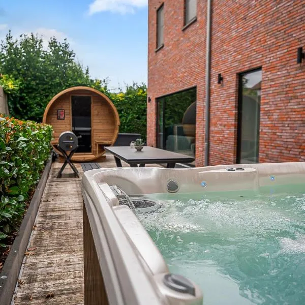 NEW - De sheeper - 10Personen - 5slaapkamers - Sauna - Jacuzzi, hotel in Riemst