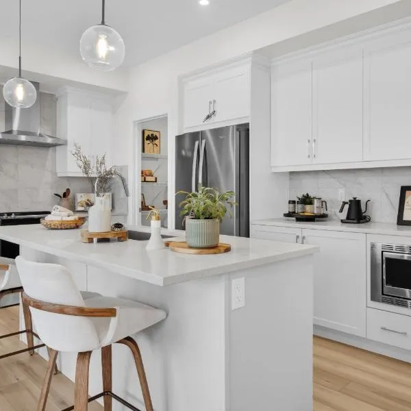 Luxury AC Sleeps 7, khách sạn ở Edmonton