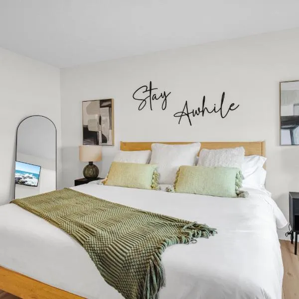 Luxury AC Sleeps 7, hotel in Edmonton