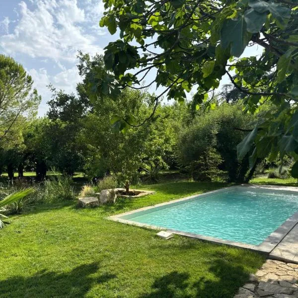 Charmant Studio indépendant, hotel em Vézénobres