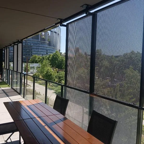 Vue Parlement Européen - Grande terrasse au calme - Tram à 2 min - Parking, hôtel à Strasbourg