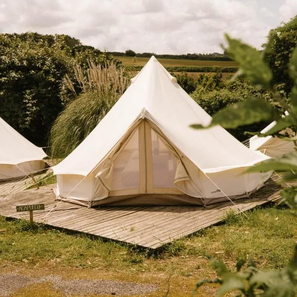 The Glamping Spot - Douarnenez, hotel v destinaci Plonévez-Porzay