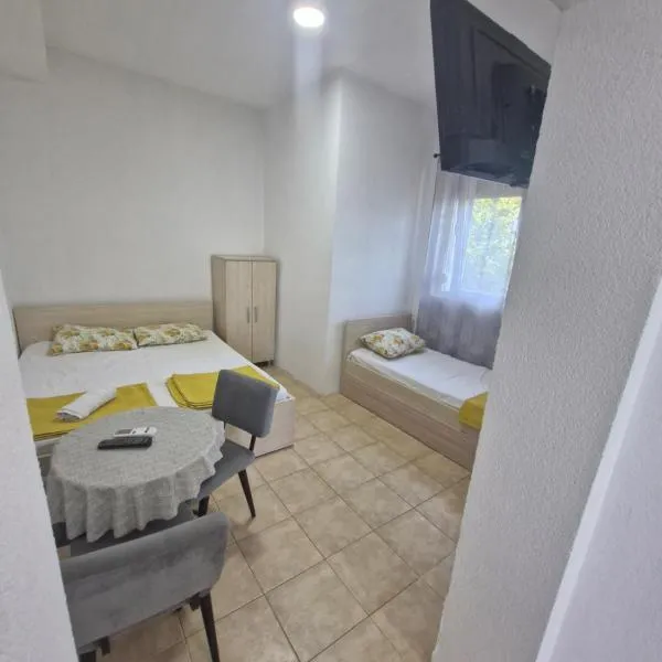 Apartments and Studios J&T UPCHEVI, hotel a Star Dojran