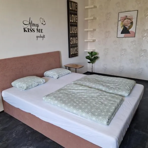 Luxury Apartment Vadaš, hotel in Štúrovo