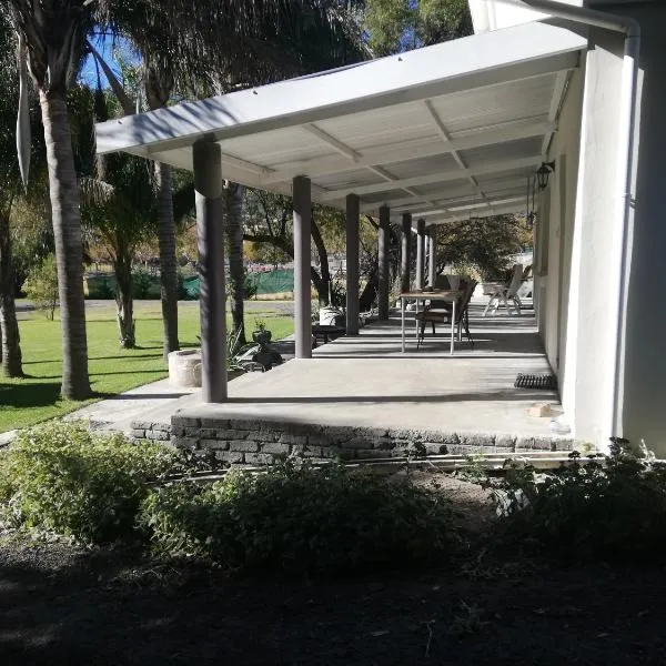 Altenburgh Accommodation - Apartments, ξενοδοχείο σε Somerset East