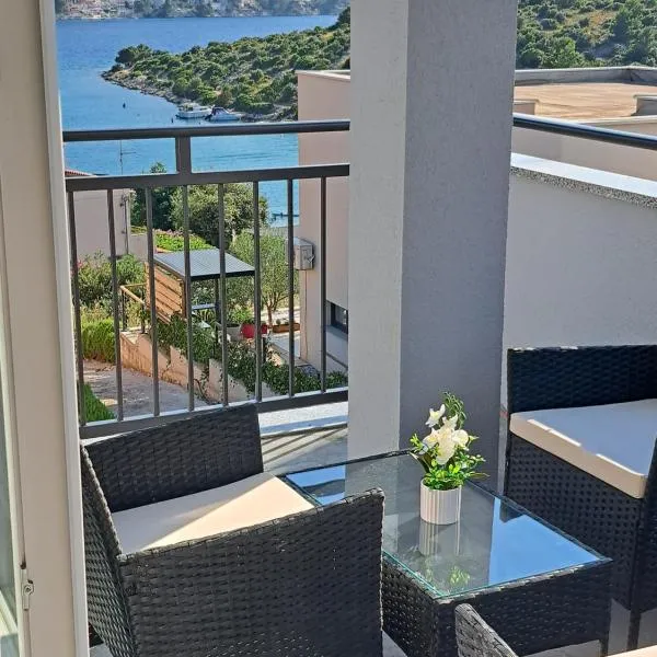 3 Brata, hotel en Grebaštica