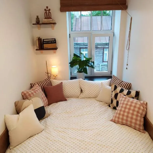 Pretty Little Stay - Cozy Studio in Central Riga with self check-in, хотел в Рига
