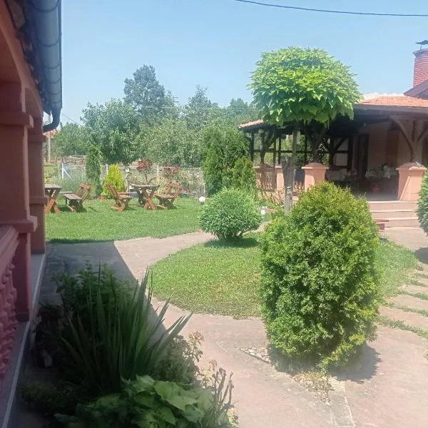 Vintage Village Serbia, hotel in Stepojevac