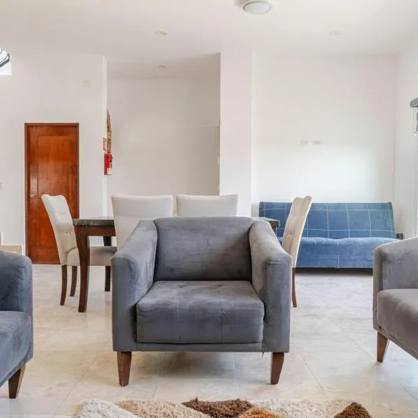 Tacho's House privacy comfort 5 luxury, hotel in La Paz