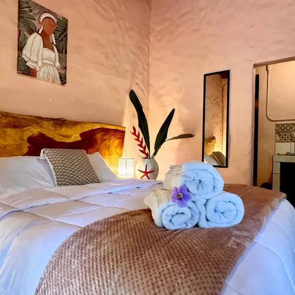 Kika Zaru B&B Free MA park tour and Free breakfast, hotel v destinaci Manuel Antonio