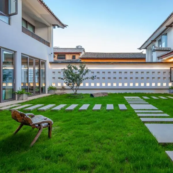 大理沙溪云喜七月精品客栈 Shaxi Ancient Town Yunxi Qiyue Guesthouse, hotel in Jianchuan