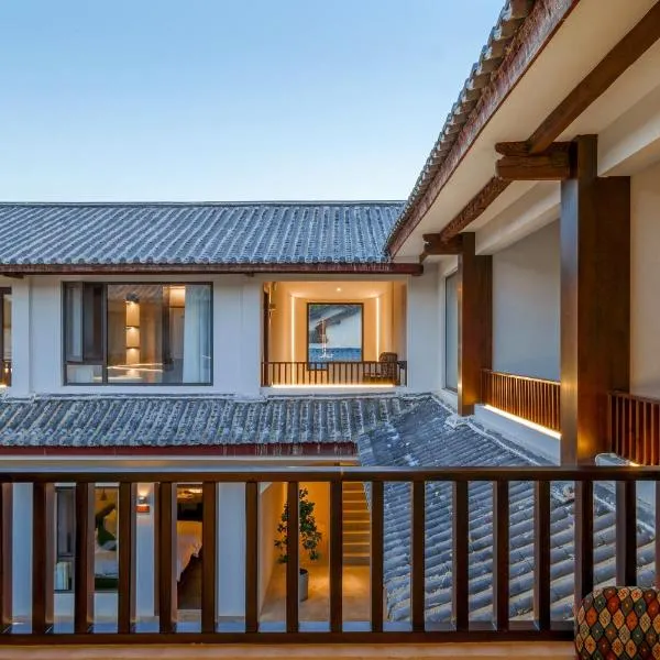 大理沙溪云喜七月精品客栈 Shaxi Ancient Town Yunxi Qiyue Guesthouse, hotel u gradu Jianchuan