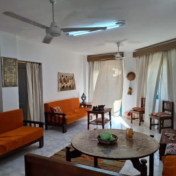 2 bedroom challet with private garden at Riviera beach resort Ras Sudr,Families only, hotel a Ras Sedr