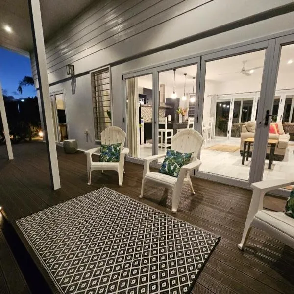 Luxury Beachside Home, hotel v destinaci Maninoa