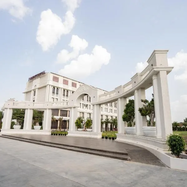 Pride Hotel & Convention Centre Indore, hotel in Indore