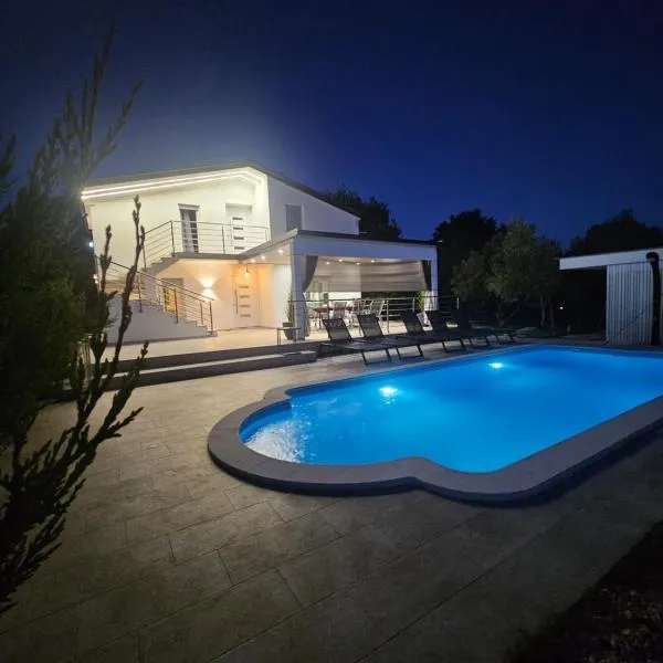 Naturia Holiday House, hotel v Medulinu