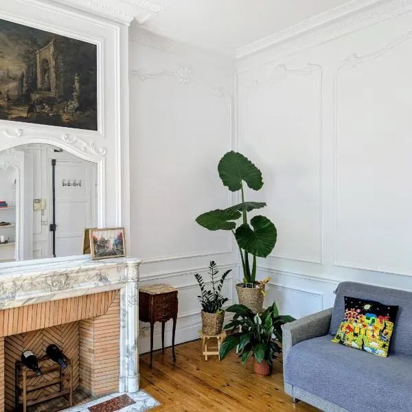 Lille hypercentre - Charming T2 with balcony，位于里尔的酒店