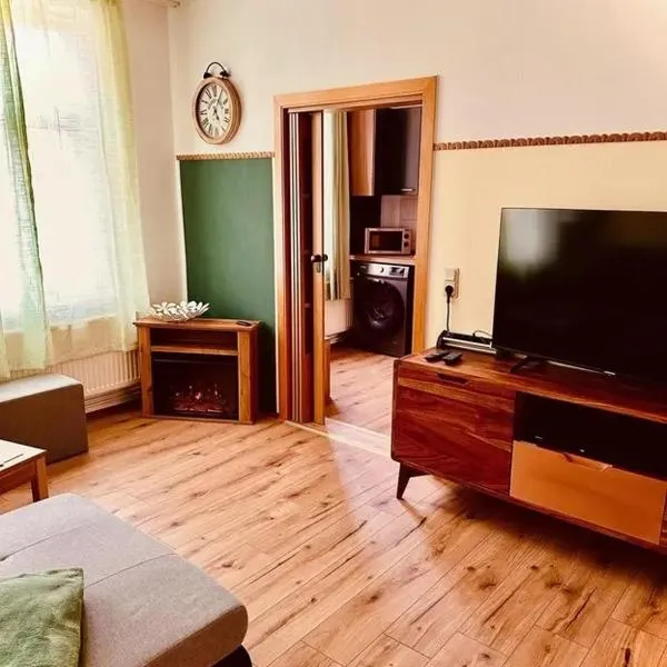 Elegantes Ferienquartier in der Altstadt mit Terrasse, Kamin und E-Bikes für die perfekte Auszeit, hotel in Wernigerode