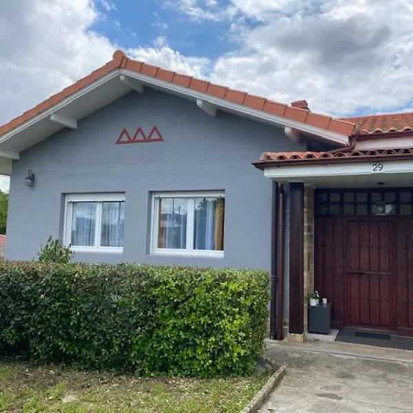 APARTAMENTO NIK en casa chalet con parking y jardin, hotel in Erandio