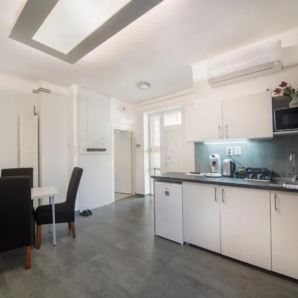 Belvárosi Apartman, ξενοδοχείο στο Πετς