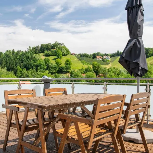 CLAUS RESCH APPARTEMENTS - E-Bike, Wandern, Minigolf, Familie, Urlaub an der Weinstraße, hotel in Leutschach