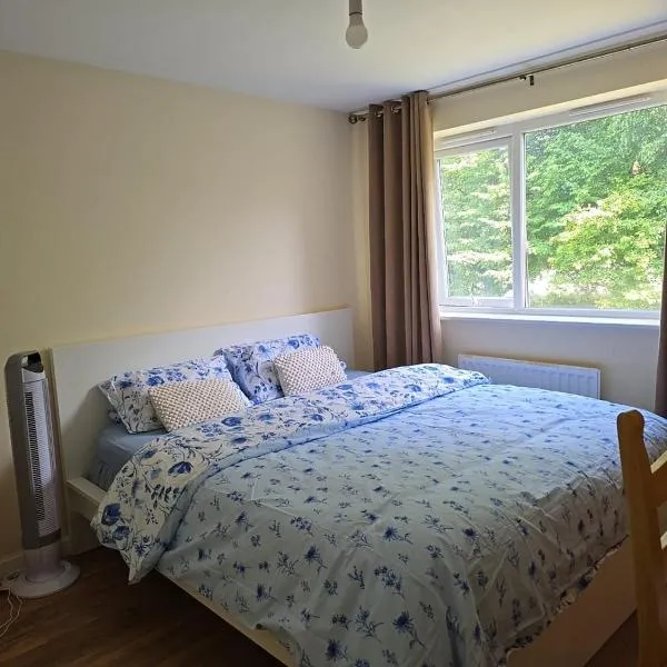 Highly Comfortable Home, hotel in Hatfield