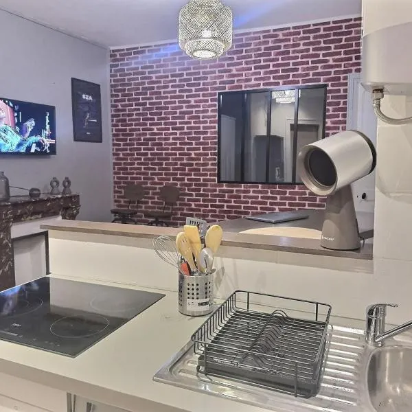 Appartement lumineux aux portes de Paris Séjour longue durée idéal Pour Couple & Professionnels, hotel em Malakoff