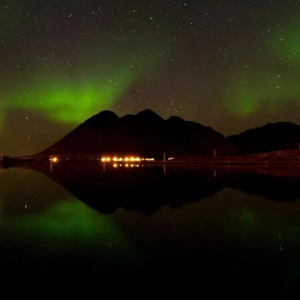 Spacious Oceanfront house in the Heart of Lofoten, hotel di Lyngedal