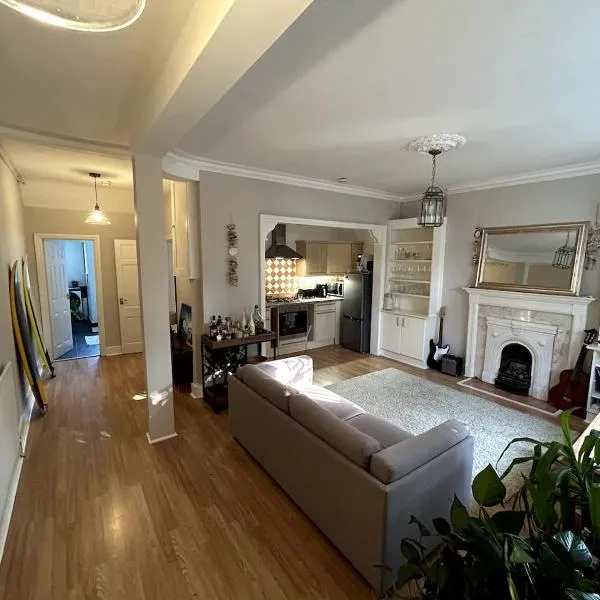 Charming and comfortable flat، فندق في لندن