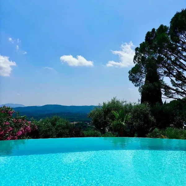 Les Lodges de Saint Cassien, hotel v destinaci Montauroux