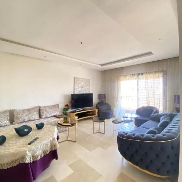 Luxurious and modern 2BR with View and Pool, hotel in Beni Brour