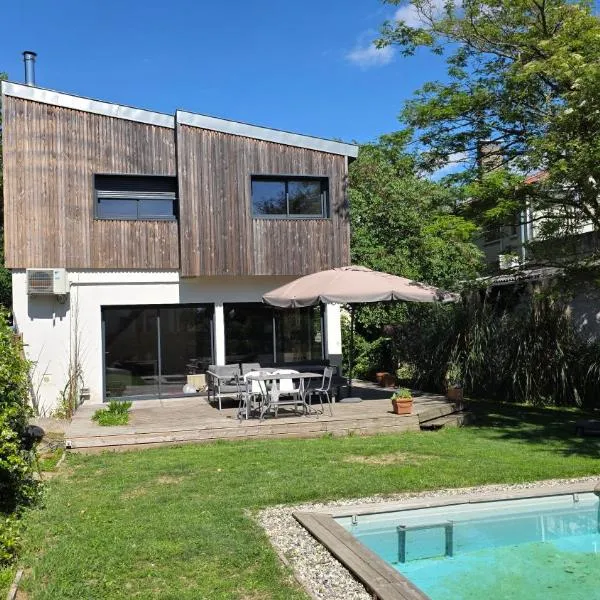 Villa Piscine, grand jardin, 10mn du centre ville, ξενοδοχείο στην Τουλούζη