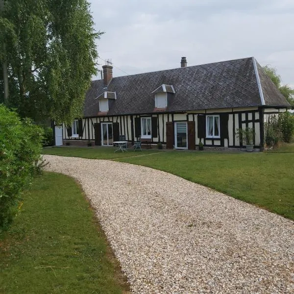 Maison à la campagne, coté forêt, hotel em Beaubray