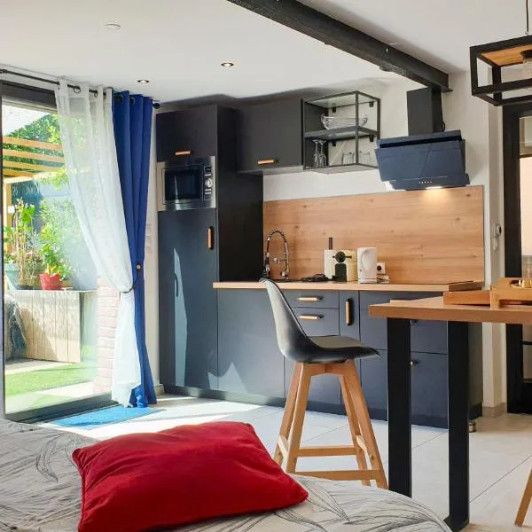 GARY Suite - Studio Cosy, Spa et jardin privatif à 4 min de Cambrai, hotel in Awoingt