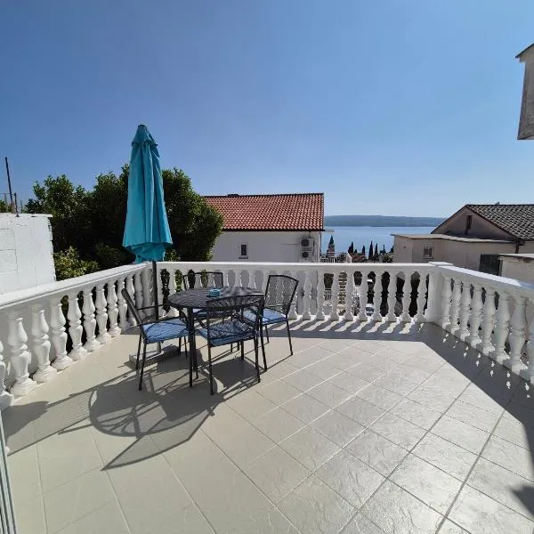 Maja, hotel en Selce