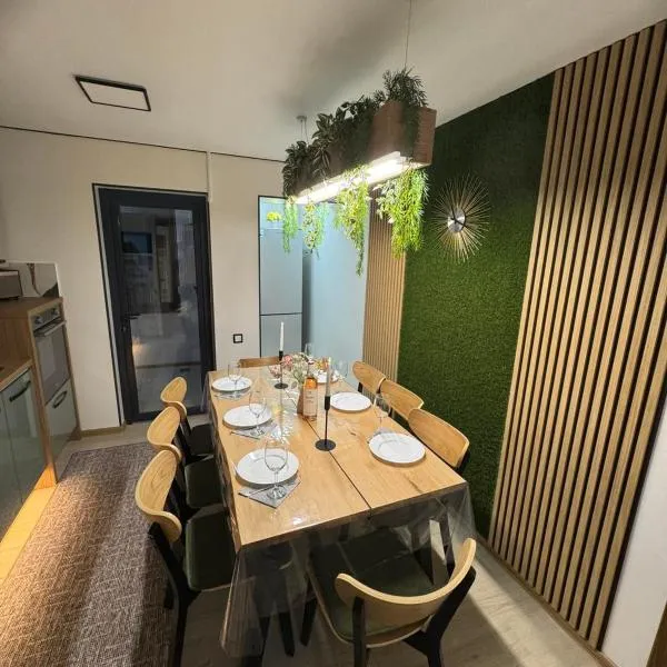 KUZINATRA Apartament, hotel en Slănic-Moldova