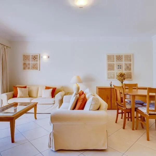 1 bdr apartment with pool next to Laguna Golf Course, hotel in Vilamoura