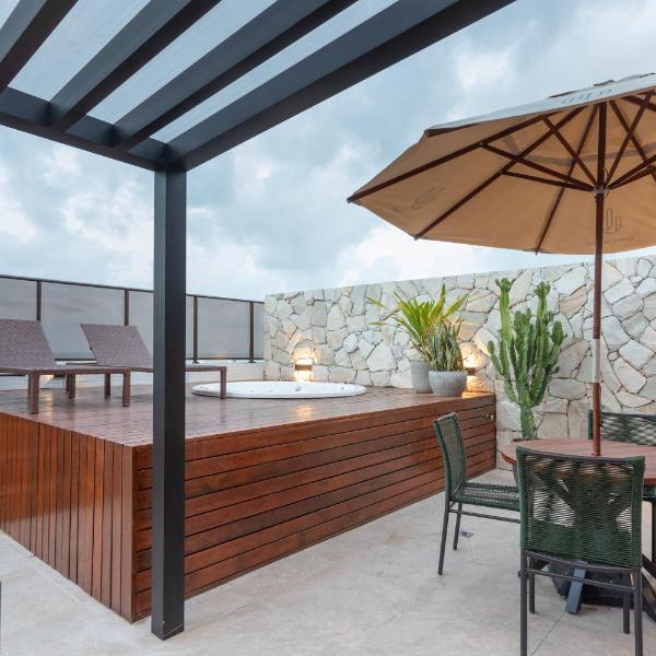 Apto Cobertura com jacuzzi, churrasqueira e vista mar, URBANI 906