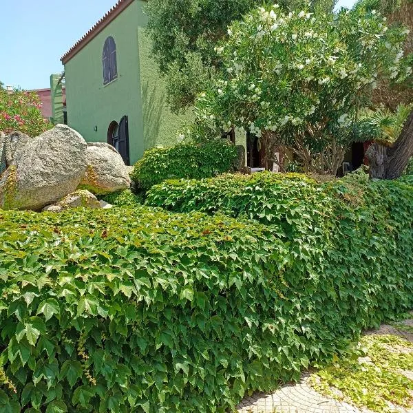 Casa Gerhard a 3 km da Santa Teresa loc Ruoni, hotel v destinaci Santa Teresa Gallura