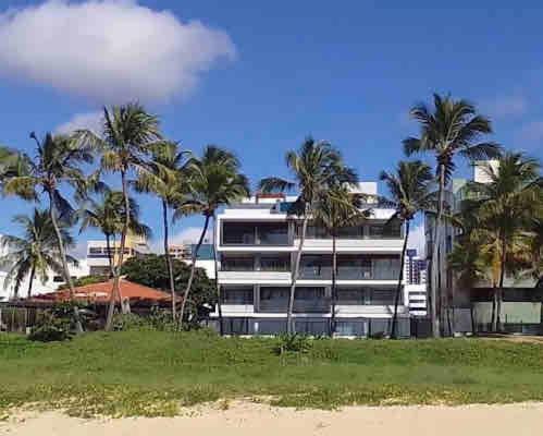 Luxuoso apto pé na areia no Bessa Altamare 303