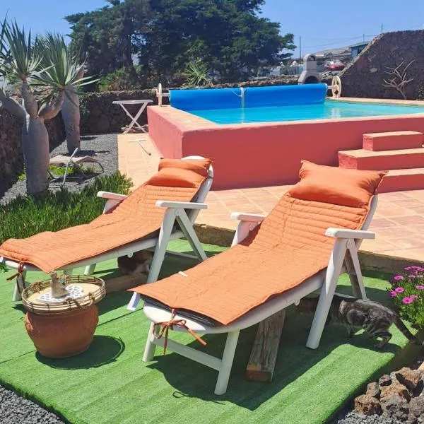 Típica Lanzarote house only adults, hotel v destinácii Tías