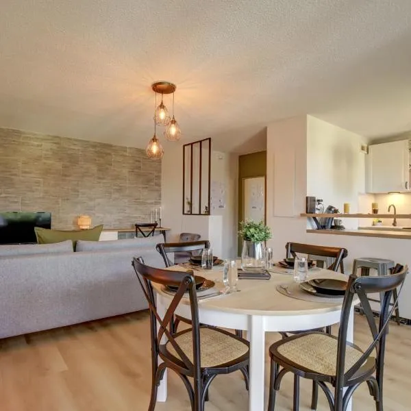 La Campagne Romantique - avec entrée autonome, clim neuve, parking privé & sa piscine ! -, Hotel in Saint-Sulpice