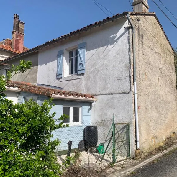 Cosy French retreat in Brettes, hotel v destinaci Brettes