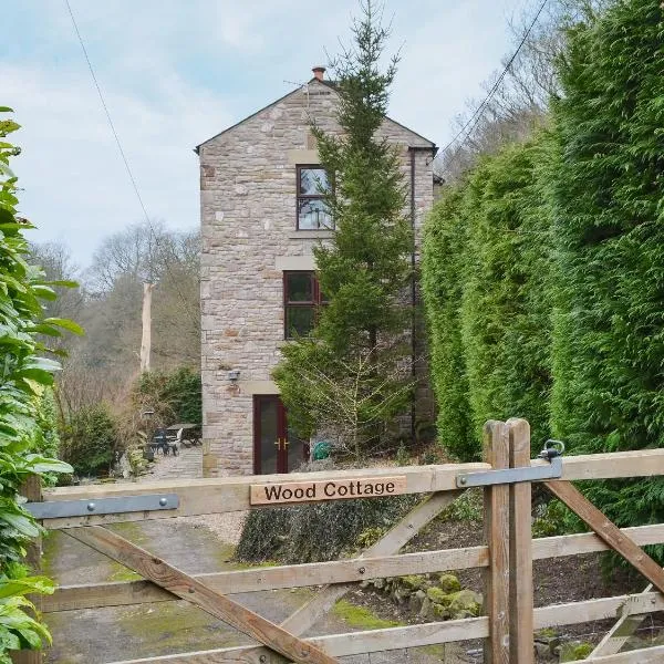 Wood Cottage, hotel v destinaci Whaley Bridge