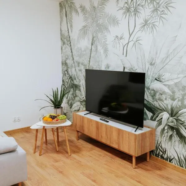 Apartament 2A na ul Wiejskiej 32c, hotel in Oświęcim