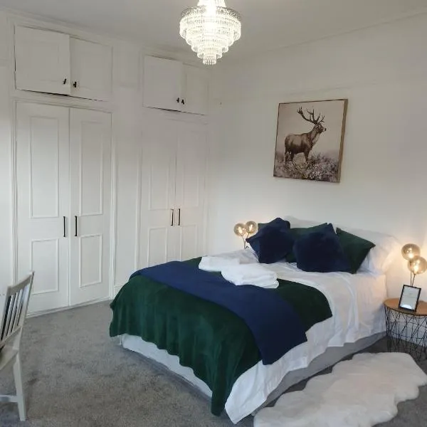 Entire Home in London, hotel in London