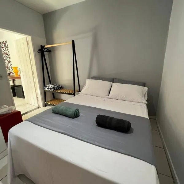 Apartamento no Centro de Búzios, 1 minuto de Rua das Pedras e Praia do Canto, khách sạn ở Búzios